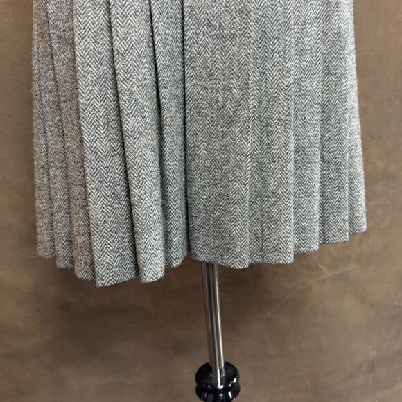 RARE 1950s Union-Made Wool Fit-and-Flare Dress | Tailored Herringbone Tweed - Picture 4 of 16